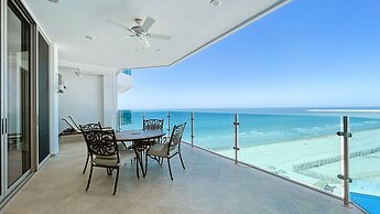 Hotel Esmeralda Beach Resort