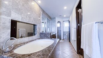 Hotel Esmeralda Beach Resort