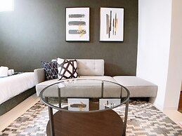 Bar & Hotel Colors Miyajima