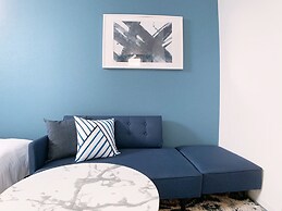 Bar & Hotel Colors Miyajima