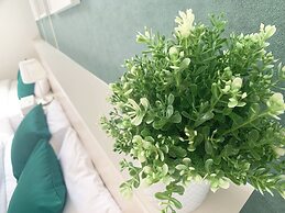 Bar & Hotel Colors Miyajima