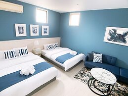 Bar & Hotel Colors Miyajima