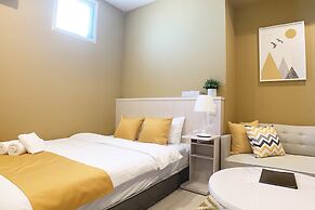 Bar & Hotel Colors Miyajima