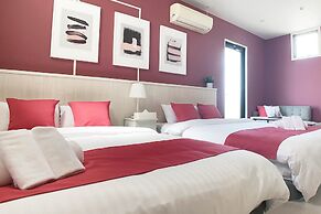 Bar & Hotel Colors Miyajima