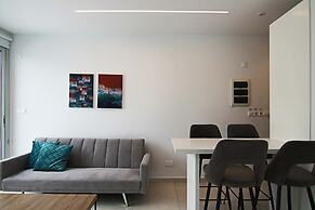 Phaedrus Living: Seaside Deluxe Flat Harbour 106