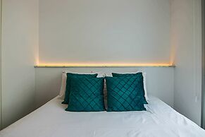 Phaedrus Living: Seaside Deluxe Flat Harbour 106