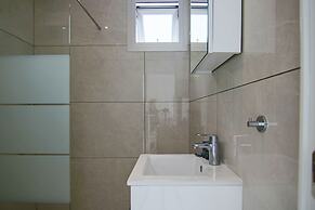 Phaedrus Living: Seaside Deluxe Flat Harbour 106