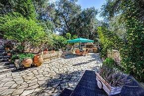 Dimitris Cottage in Apergatika