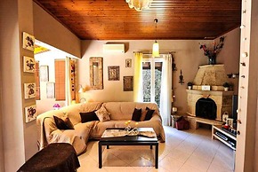 Dimitris Cottage in Apergatika