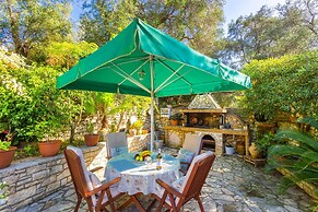 Dimitris Cottage in Apergatika