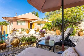 Dimitris Cottage in Apergatika