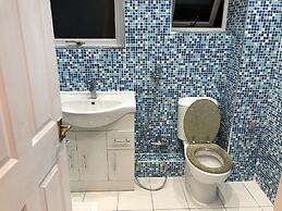 Nice 3-bed House in Farnham Royal Slough