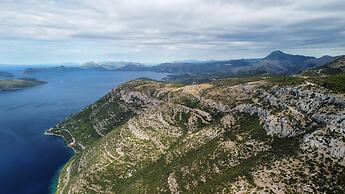 Amber's Place, Cosy House With Pool and sea Views