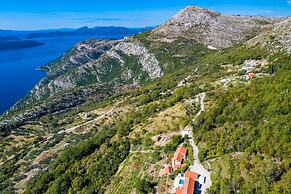 Amber's Place, Cosy House With Pool and sea Views