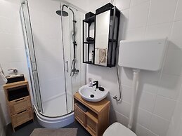 Amber's Place, Cosy House With Pool and sea Views