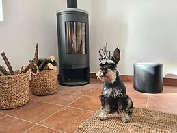 Amber's Place, Cosy House With Pool and sea Views