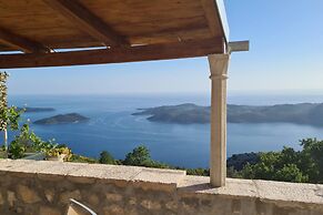 Amber's Place, Cosy House With Pool and sea Views