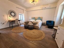 Amber's Place, Cosy House With Pool and sea Views