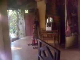Lovely 3-bdrm Cottage W/private Patios/pkg Sanyang