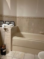Turnberry Serviced Apartments