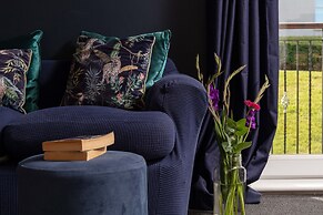 Turnberry Serviced Apartments