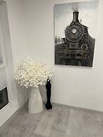 Amazing 2-Room Penthouse Cityview W13