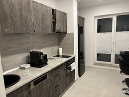 Amazing 2-Room Penthouse Cityview W13