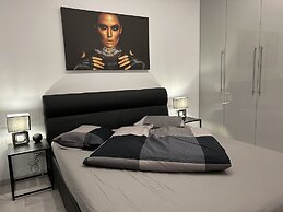 Amazing 2-Room Penthouse Cityview W13