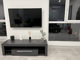 Amazing 2-Room Penthouse Cityview W13