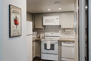 Cozy Local Apartment