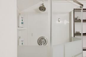 Cozy Local Apartment