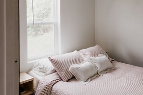 Cozy Local Apartment