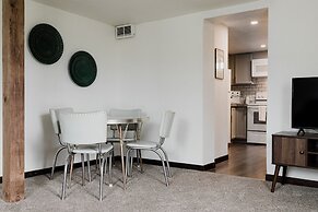 Cozy Local Apartment