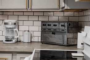 Cozy Local Apartment