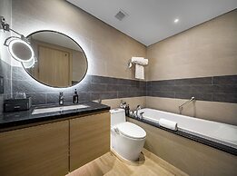 Citadines Marina Halong