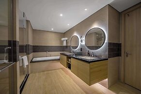 Citadines Marina Halong