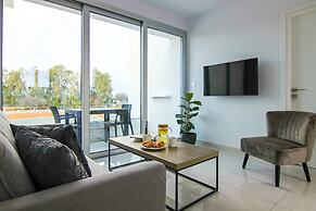 Phaedrus Living: Seaside Executive Flat Harbour 202