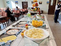 Rozana Hotel