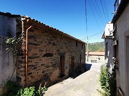 400 Year old 3-bedroom Farmhouse Central Portugal