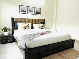 Olive Service Apartment-Golf Course Road