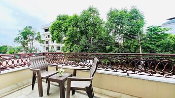 Olive Service Apartment-Golf Course Road