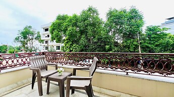 Olive Service Apartment-Golf Course Road