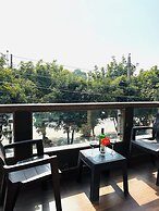 Olive Service Apartment-Golf Course Road