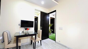 Olive Service Apartment-Golf Course Road