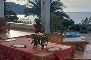 Tranquil Villa With Sea View in Ammopi Karpathos