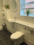 Come & Stay on a Real Norfolk Vineyard