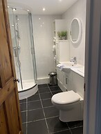 Come & Stay on a Real Norfolk Vineyard