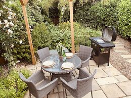 Come & Stay on a Real Norfolk Vineyard