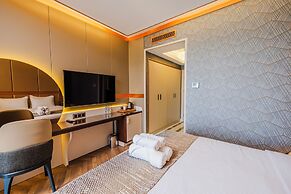 MQ Hotel Suites