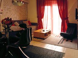 Cozy and Modern Apartment Centrally Located